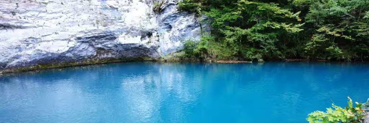 Голубое озеро