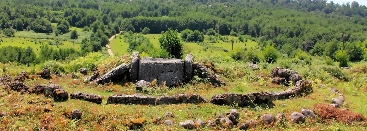 Отхарские дольмены